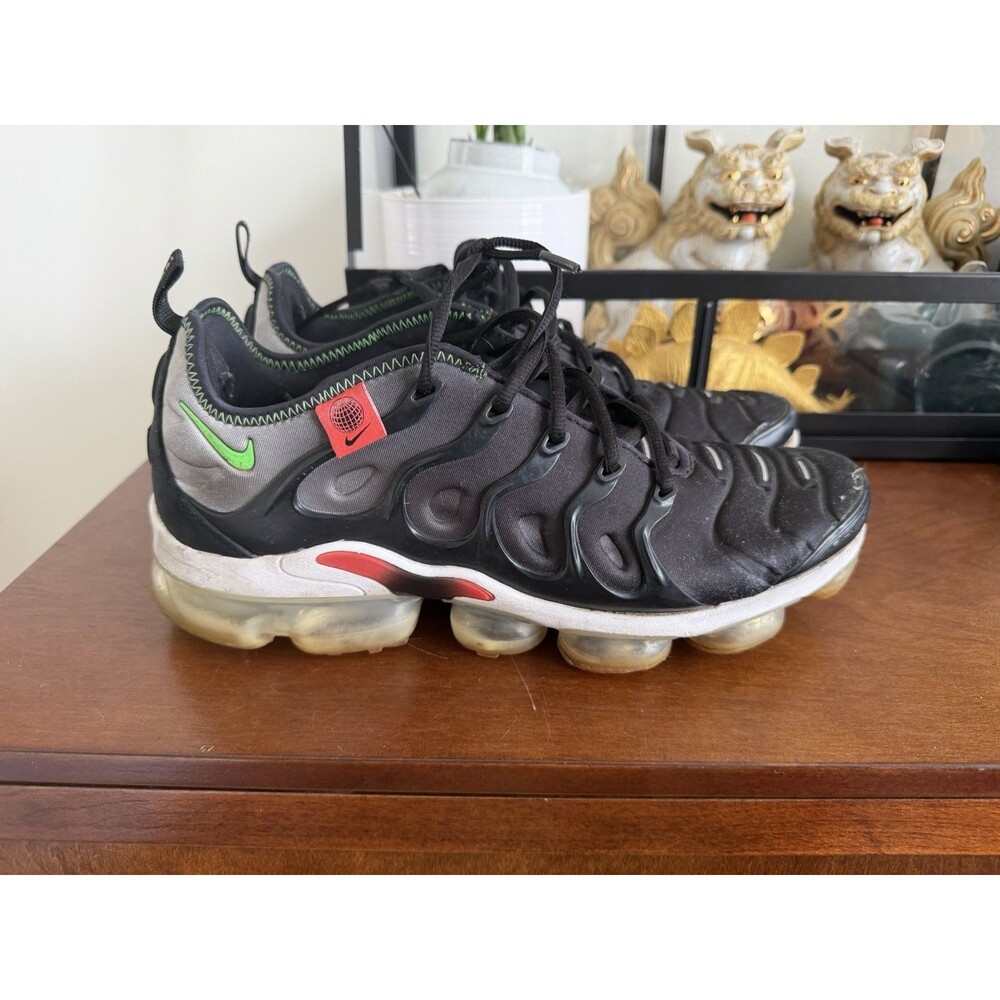 Nike Air Vapor Max Plus , Size 11 Watermelon